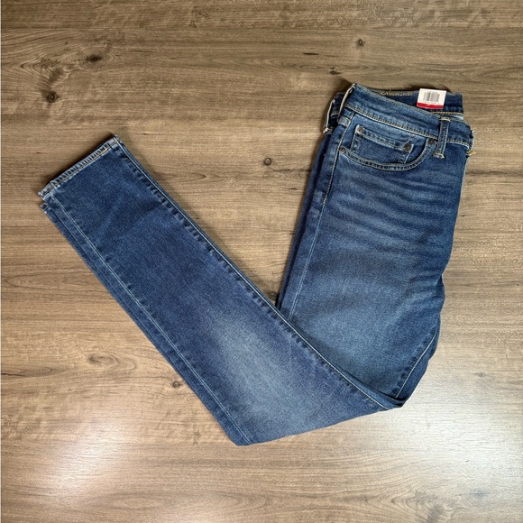 NWT Levi’s 519 Extreme Skinny Men’s 2 Way Stretch Denim Jeans 34Wx34L - Picture 1 of 8